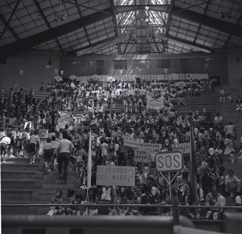 ¿Derechos del niño? (Olimpiadas de menores organizadas por el ICBF) Bogotá, noviembre de 1978. Negativo 6x6cm.